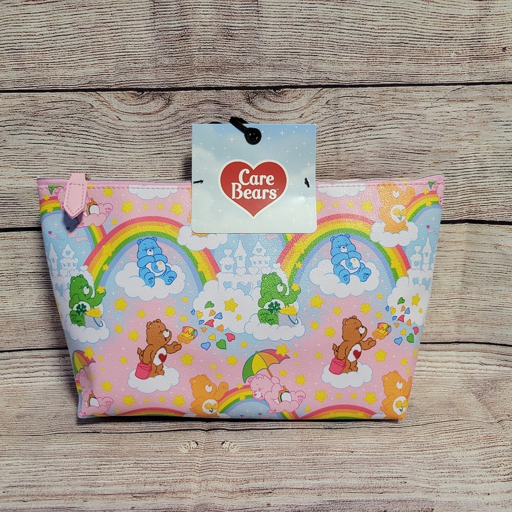 🔈MOVING SALE🔈CARE BEARS COSMETIC BAG/TRAVEL BAG